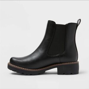Black Chelsea Boots